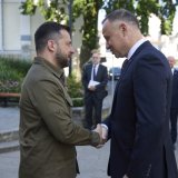 "Nous sommes plus forts ensemble", a déclaré le président polonais Andrzej Duda sur les réseaux sociaux, alors qu'il se trouvait dans la ville de Loutsk (ouest) avec son homologue ukrainien Volodymyr Zelensky.